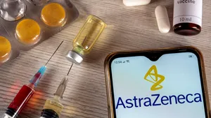 Acţiunile AstraZeneca scad după eşecul studiului unui medicament împotriva cancerului pulmonar