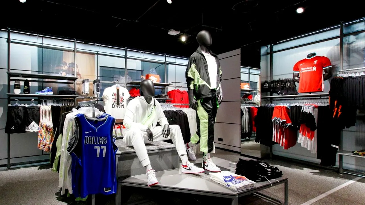 Un mare retailer sportiv închide o rețea de 130 de magazine în vestul Europei după începerea procedurii de faliment 