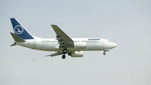 O cursă Tarom a aterizat cu o defecţiune la trenul de aterizare - VIDEO