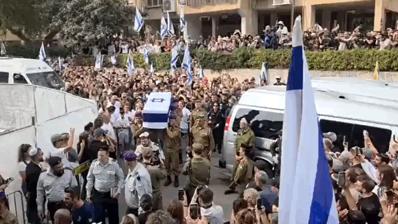 Israelul i-a spus adio eroului ținut 11 ani captiv în Gaza. Tatăl său: Am văzut declinul moral al țării odată cu abandonarea lui Hadar
