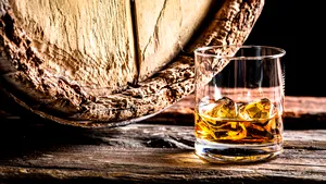 Suma pentru care s-a vândut cea mai mare sticlă de whisky din lume. FOTO