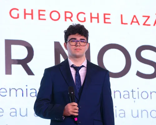 MEDIA Vrea să studieze în SUA și să găsească soluții pentru poluare. Teodor Moscalu a primit Bursa Gheorghe Lazăr la GALA MEDIAFAX 35