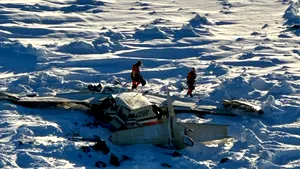 A fost găsită epava avionului dispărut din Alaska. Toate persoanele aflate în interior au murit