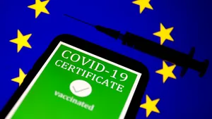 România nu se grăbeşte să testeze certificatul european de vaccinare. Paşaportul verde va facilita călătoriile între state