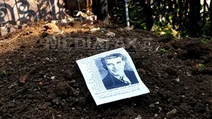 Nicolae şi Elena Ceauşescu au fost reînhumaţi în Cimitirul Ghencea Civil