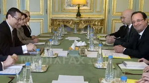 Ponta, după discuţia cu Hollande: Axa Paris-Bucureşti se va dezvolta în folosul ambelor părţi