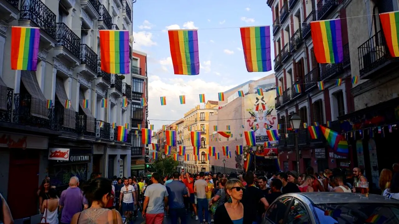 Orașul din Spania care a dat lovitura în turism datorită paradei LGBTQ+: peste două milioane de oameni