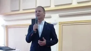 Un cântăreţ cunoscut a intrat în politică. Dinu Iancu Sălăjanu candidează din partea PNL la preşedinţia CJ Sălaj