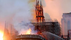 Emmanuel Macron vrea restaurarea Catedralei Notre-Dame în timp record. Care este termenul anunţat