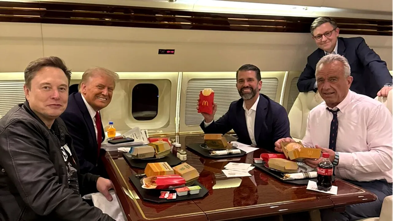 „Cutii peste cutii de la McDonald’s”. Ce mănâncă Trump în avion și de ce refuză restaurantele locale