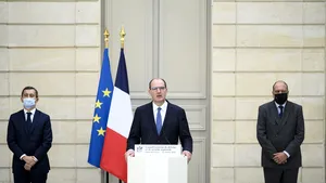 Franţa avertizează cetăţenii care locuiesc sau călătoresc în lumea musulmană să fie precauţi