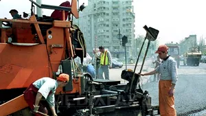 Guvernul a decis începerea  proiectului de asfaltare a 10.000 kilometri drumuri judeţene şi locale