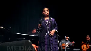 Cesaria Evora a murit. 