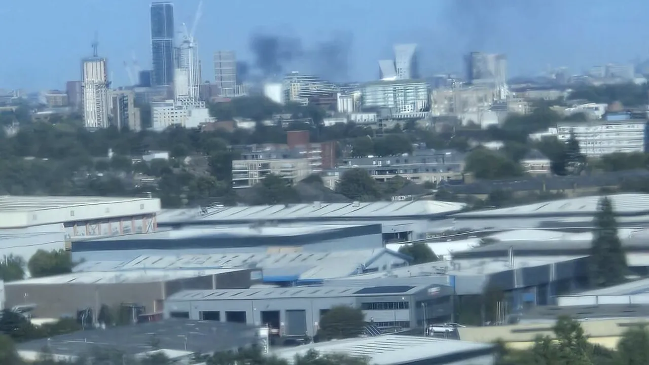 Haos pe calea ferată la Londra după un incendiu. Trenurile dintre Paddington și aeroportul Heathrow au fost suspendate
