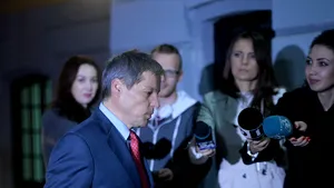 Introducerea măsurilor de relaxare fiscală de anul viitor, repusă în discuţie cu partidele. Premierul Cioloş: E o presiune mare pe buget