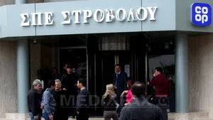 Cipru: Parlamentul amână votul privind taxa pe depozite. Băncile ar putea rămâne închise câteva zile