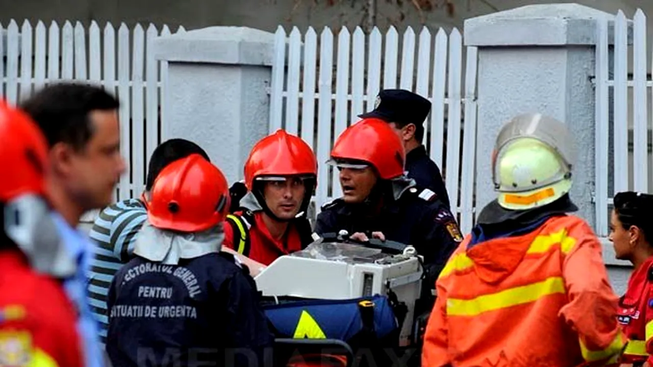 Pompierii care au intervenit la incendiul de la Giuleşti, avansaţi în grad