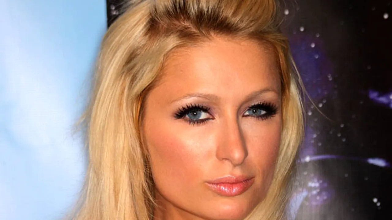 Paris Hilton, concediată din cauza cântăreţei Mariah Carey