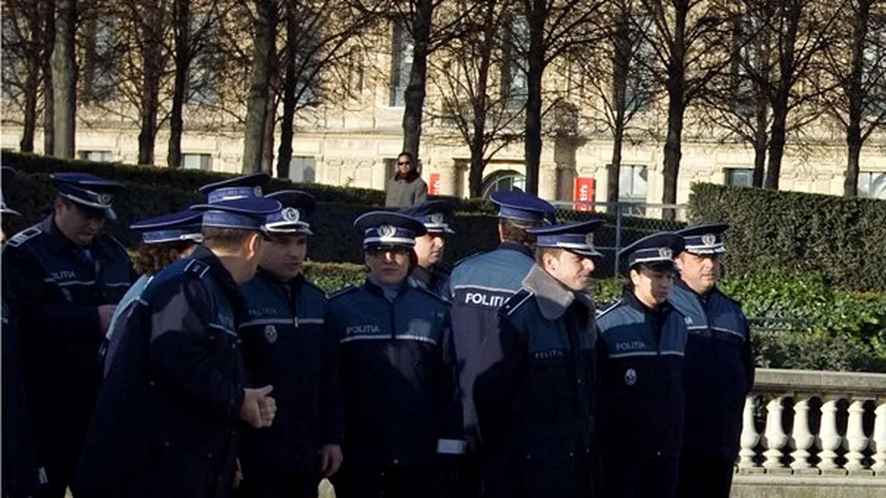 AFP: Poliţişti români, în patrulă în zona catedralei Notre Dame din Paris