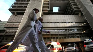 PROIECT: Medicii de familie, mai bine plătiţi dacă au peste 2.200 de pacienţi pe listă