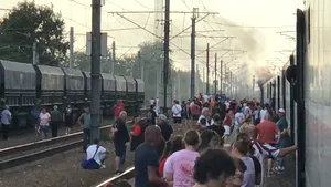 Incendiu la locomotiva unui tren cu 15 vagoane în Gara Palas din Constanța