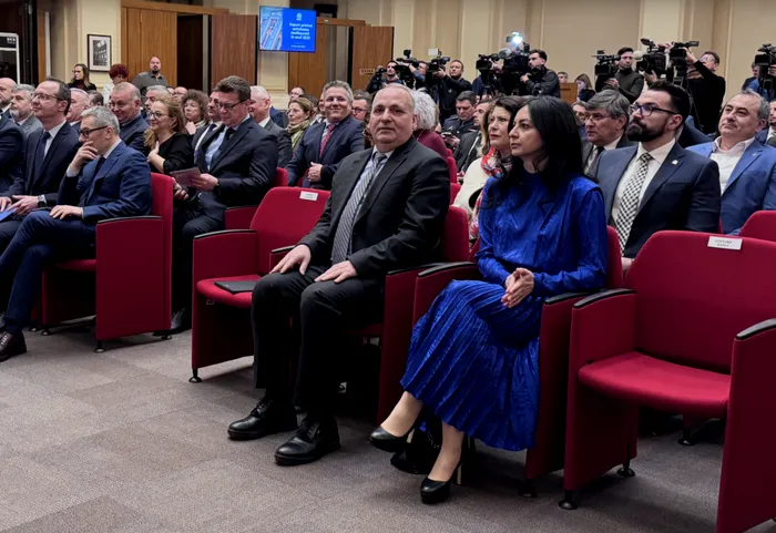 JUSTIȚIE Interviurile pentru șefiile marilor parchete, ziua 2, „ziua DNA”: Veteranul Viorel Cerbu, adjuncta Tatiana Toader și un procuror care a părăsit instituția își dispută șefia DNA. Alți 3 candidați pentru 2 poziții de adjunct, unul dintre ei fratele Ralucăi Prună