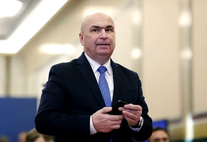 Premierul Ilie Bolojan și ministrul Finanțelor, față în față cu liderii sindicali. Discuții după protestele bugetarilor