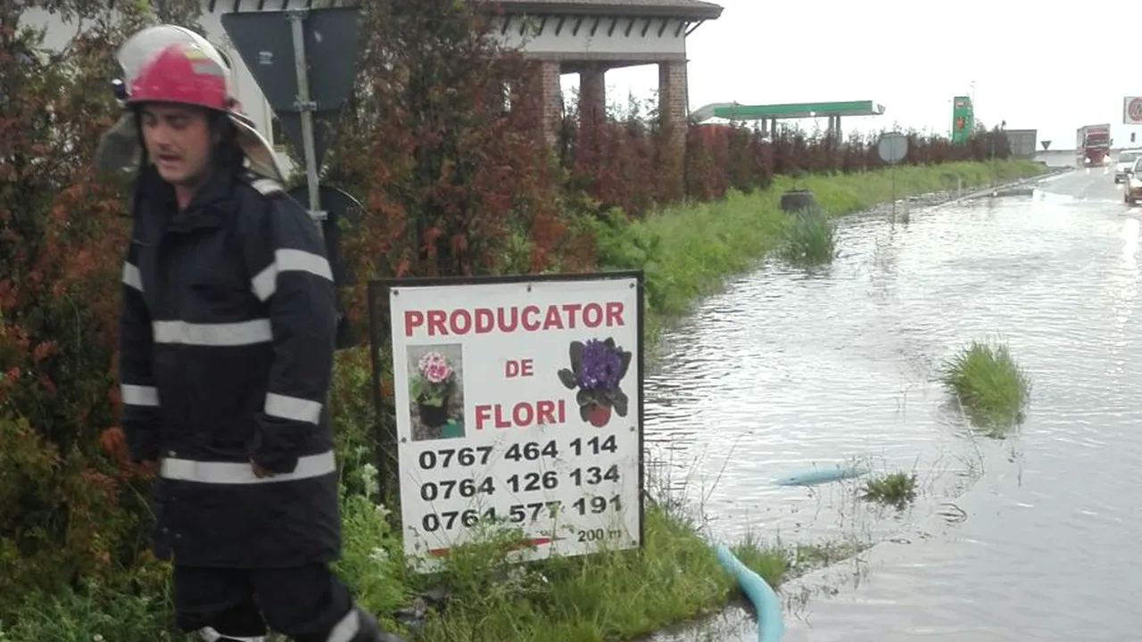 FOTO Inundaţii pe străzile din localitatea Adunaţii Copăceni, judeţul Giurgiu