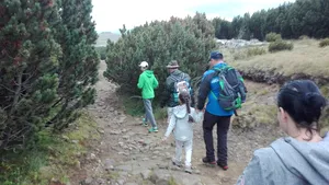 Intervenţie de noapte pe Valea Prahovei. Zece copii şi şase adulţi, blocaţi pe un traseu extrem de dificil 