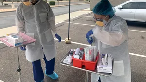 Medicii şi societatea civilă cer testare în masa pentru COVID-19, în România: „Să fie făcută la intrarea în ţară, în supermarketuri, oriunde”