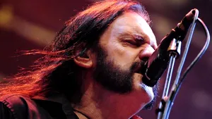 Lemmy, solistul trupei rock Motörhead, şi-a pus stimulator cardiac