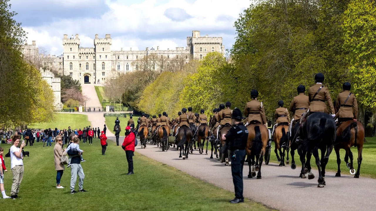Prinţul Philip, înmormântat sâmbătă la Castelul Windsor. Sicriul va fi purtat de un Land Rover proiectat chiar de duce