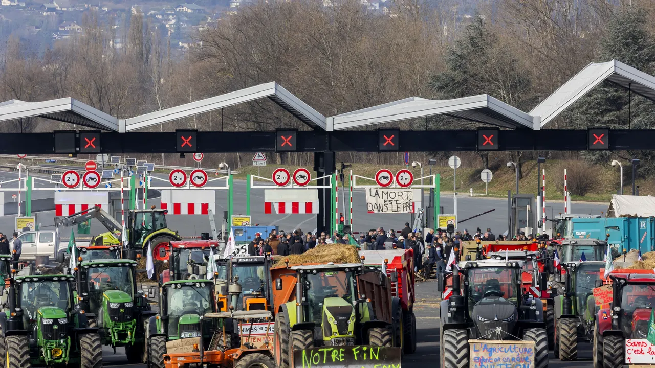 Fermierii francezi anunţă că ar putea organiza mai multe proteste în următoarea perioadă