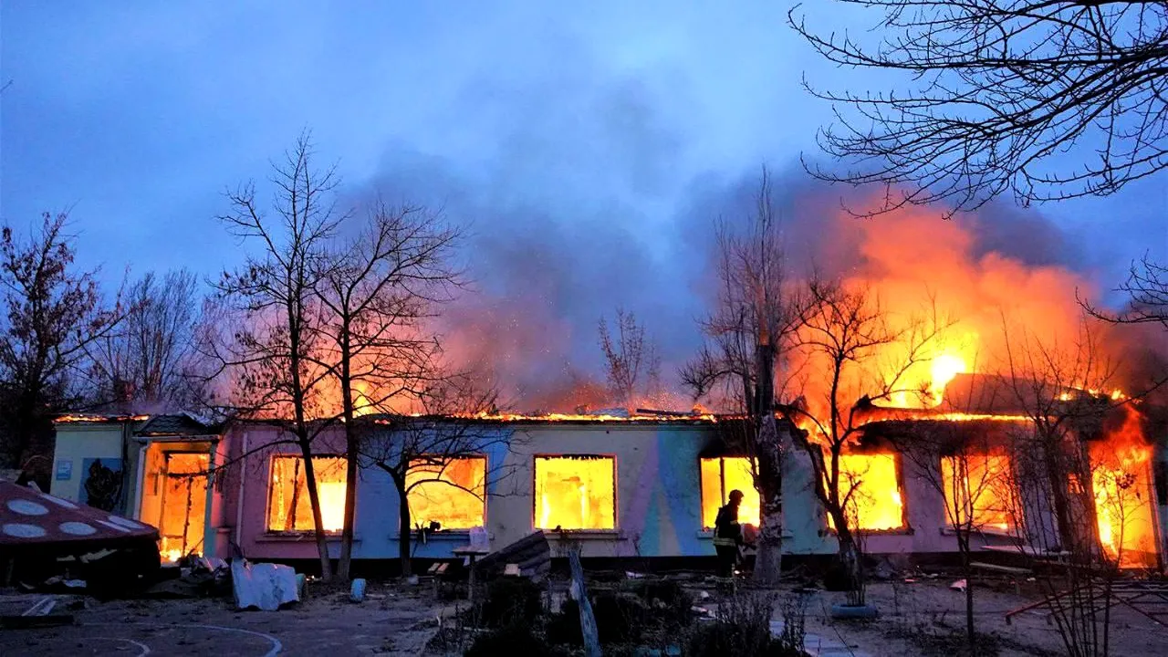 Atacuri aeriene la Herson. Mai multe persoane au fost rănite