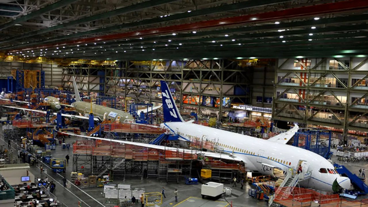 Boeing a înregistrat pierderi în trimestrul trei, peste aşteptări