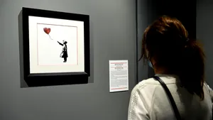 Un bărbat care a furat o pictură a lui Bansky din Londra, condamnat la 13 luni de închisoare