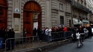 Prezenţă record la secţiile de vot din străinătate, la ora 22.00, ora României - 138.500 de români