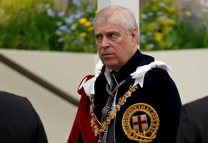 NEWS ALERT Fostul prinț Andrew, fratele regelui Charles, reținut în Marea Britanie. BBC: Este suspectat de abuz în funcție publică