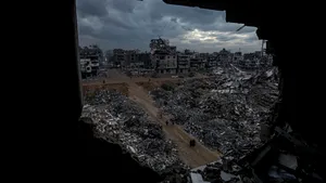 Crește numărul victimelor provocate de atacul din Gaza. Palestinienii spun că sunt sute de decese