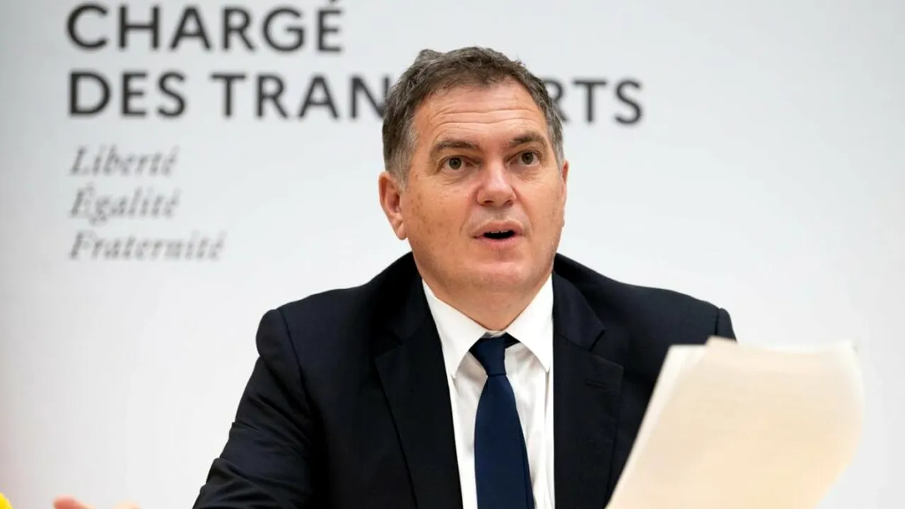 Francezii au început să se sature de grevele celor de la căile ferate, spune ministrul transporturilor