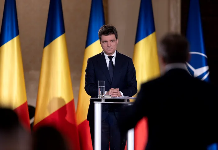 Nicușor Dan, interviu pentru FT: România va susține obiectivul de creștere a cheltuielilor NATO inclusiv în timpul încercării de reducere a deficitului bugetar