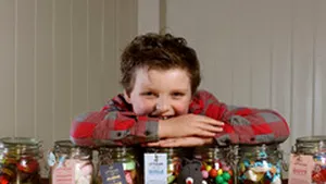 Henry Patterson, cel mai tânăr antreprenor britanic. Cum a devenit un magnat al dulciurilor la numai nouă ani 