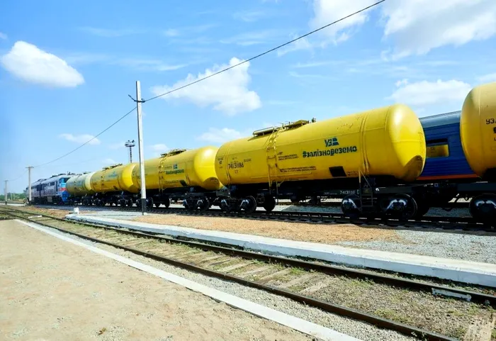 ENERGIE Ucraina își pregătește noi rute de combustibil. Kievul anunță acorduri pentru extinderea transportului feroviar și fluvial prin România