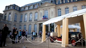 Panică la Palatul Elysee, după ce un gardian a tras accidental un foc de armă