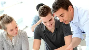 Anul 2021 aduce internship-uri mai bine plătite. Indemnizaţia minimă