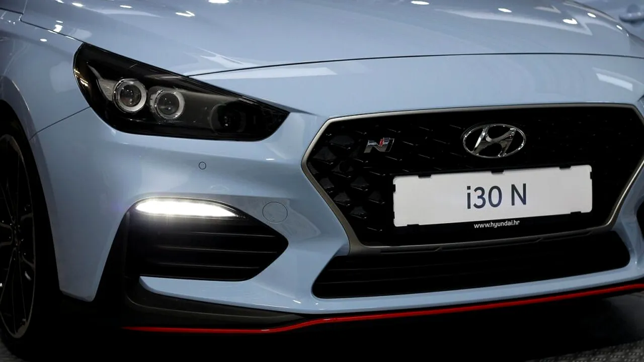 Un mare producător auto va folosi roboți umanoizi în fabrici