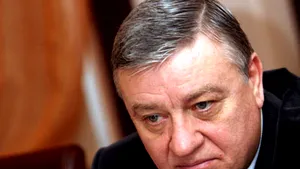 Protest la Casa Fotbalului pentru un pariu neonorat de Mircea Sandu