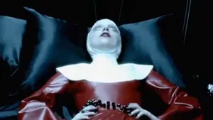 Alice Cooper vrea să-i cumpere o Biblie lui Lady Gaga