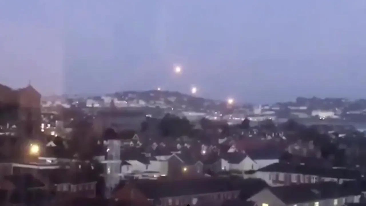 OZN-uri în Marea Britanie? Ce erau luminile misterioase care au stârnit panică în rândul britanicilor
