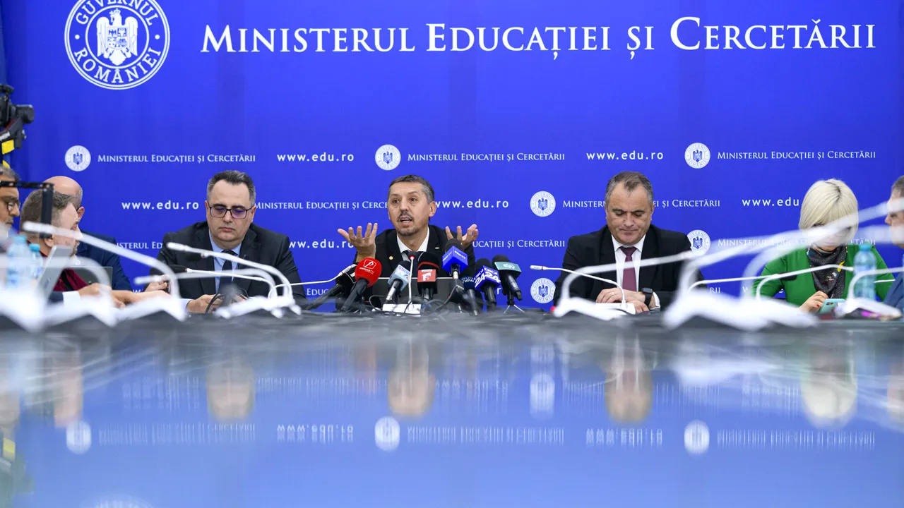 Ministerul Educaţiei organizează o sesiune de informare pe tema planurilor-cadru pentru învăţământul liceal
